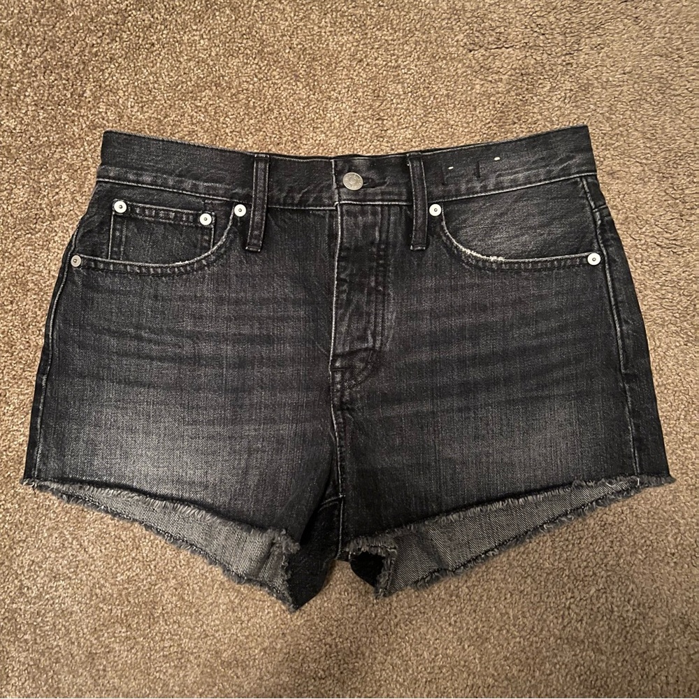 Madewell Black relaxed denim shorts size 26